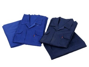 工作? /> 
</p>
<p>
	<br />
</p>
<p>
	1.全棉作业服的保养Q?br />
<br />
如果是棉麻资料的作业服，必定要留意防潮防霉，作业服怎么q行日常的保dQ就必定要留意醋Q由于醋是会(x)Ҏ(gu)l品形成腐蚀的，保藏前要z净Q晒qӀ还有像是一些果汁或者是其他的酸性物质都是需求留意的Q如果不心感染了的话，保藏也要留意按色彩深分cM藏，免的怺染色Q那p立即用清水来处理Q不然的话时M了就?x)清z不掉?br />
<br />
2.作业服的清洗Q?br />
<br />
如果是丝l的作业服，丝绸的要点也是防潮，它比奛_子还娇气。，淡色的一些作业服的话z的比较久就?x)呈现掉色的现象Q我们的作业服才不会(x)׃我们的错误做法而减短他们的寿数Q如果是q样的话Q那么就可以再水中加一些清z剂Q然后跑半个时左右Q然后再用清水来q行清洗Q期望大安做好作业服的保养Q每天都I着新的衣服Q轻松作业?</p>
<p>
	<br />
</p>
<p>
	<br />
	<div>
		<br />
	</div>
</p>
<p>
	<br />
</p>
<p>
	<br />
</p> 
						   </p>
					</div>
					  <p>发布旉Q?017-08-18 </p>
                    <p>来源Q?a href='http://m.xyea.cn/news/22.html'>http://m.xyea.cn/news/22.html</a></p>
          
					<ul class=